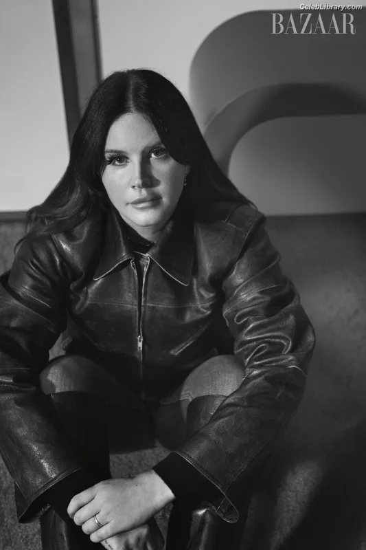 Lana Del Rey photo 24 of 559
