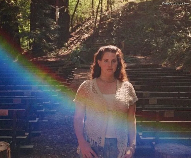 Lana Del Rey photo 14 of 559