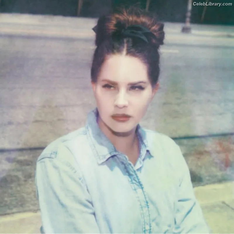 Lana Del Rey photo 22 of 559