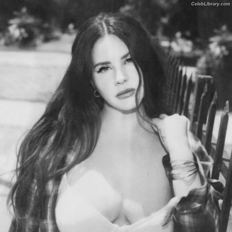 Lana Del Rey photo 4 of 559