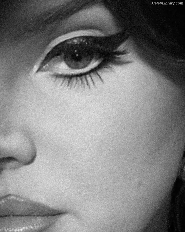 Lana Del Rey photo 6 of 559
