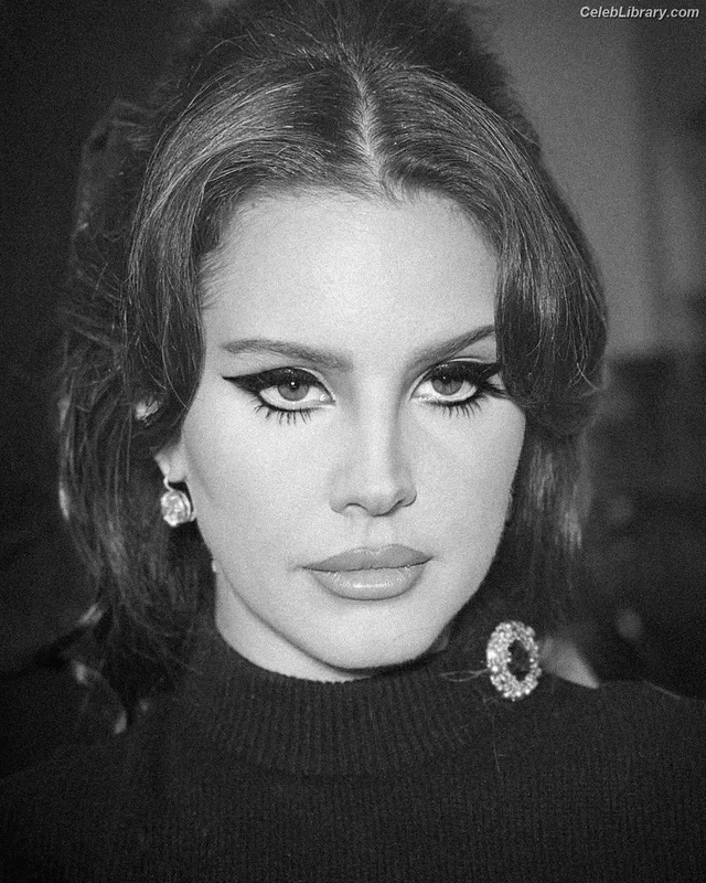 Lana Del Rey photo 8 of 559