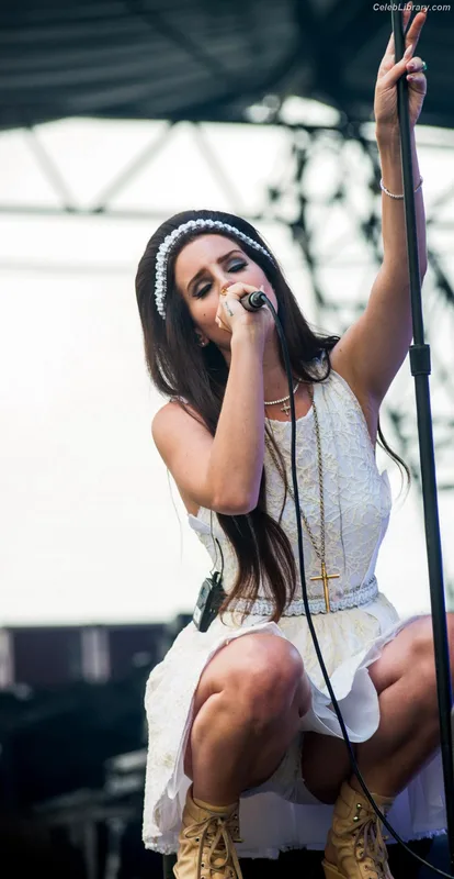 Lana Del Rey photo 16 of 559