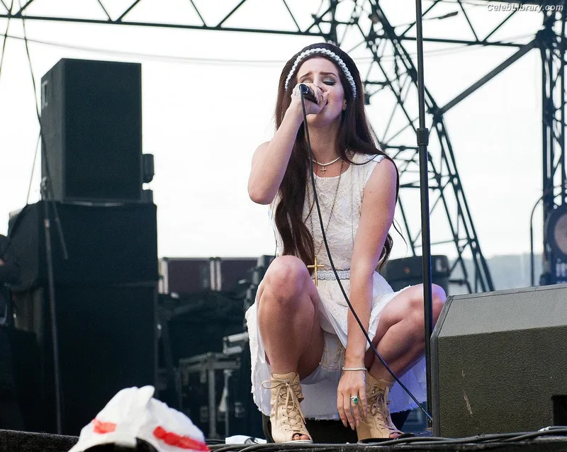 Lana Del Rey photo 17 of 559