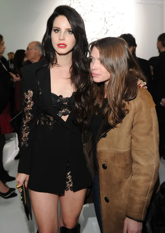 Lana Del Rey photo 23 of 559