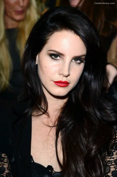 Lana Del Rey photo 20 of 559