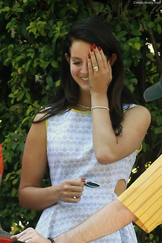 Lana Del Rey photo 3 of 559