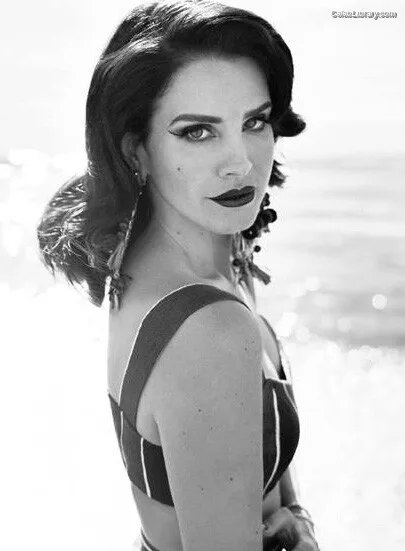 Lana Del Rey photo 18 of 559