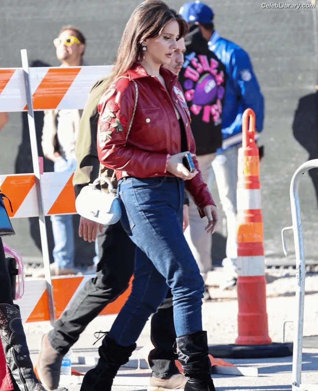 Lana Del Rey photo 6 of 559