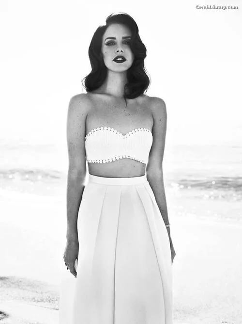 Lana Del Rey photo 3 of 559