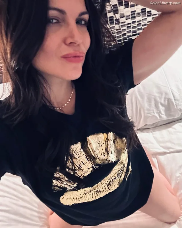 Lana Parrilla photo 4 of 49
