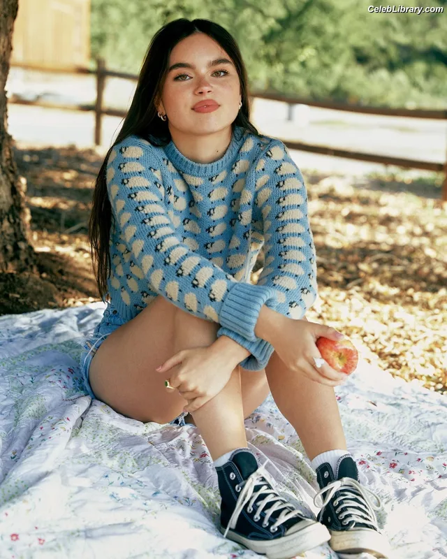 Landry Bender photo 7 of 27