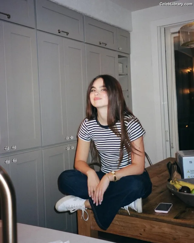 Landry Bender photo 10 of 27