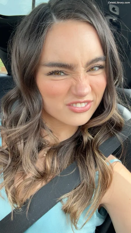 Landry Bender photo 15 of 27