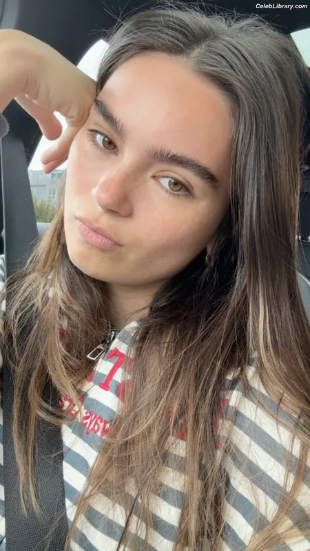 Landry Bender photo 20 of 27