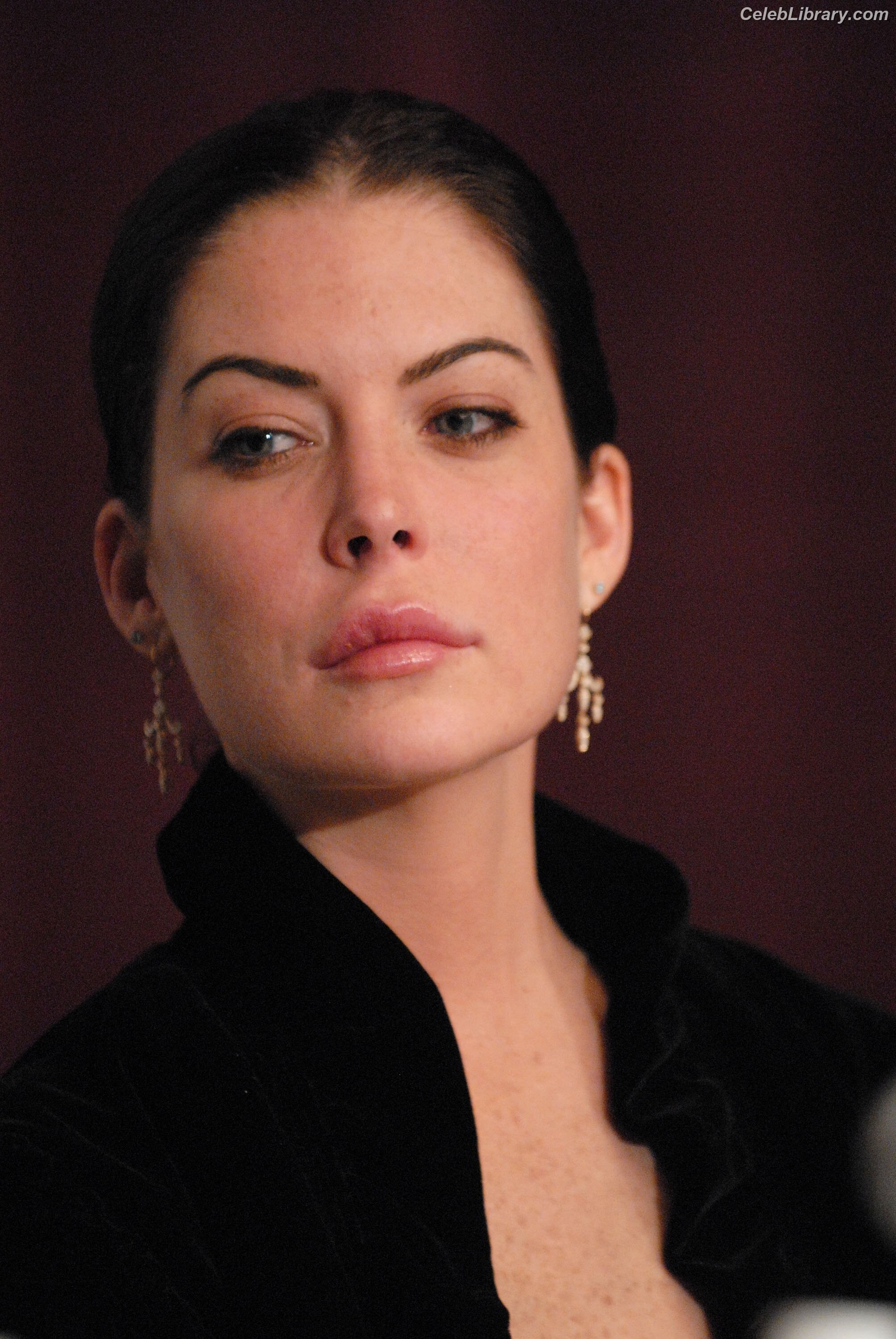 Lara Flynn Boyle photo 6 of 29