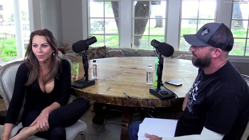 Lara Logan photo 21 of 38