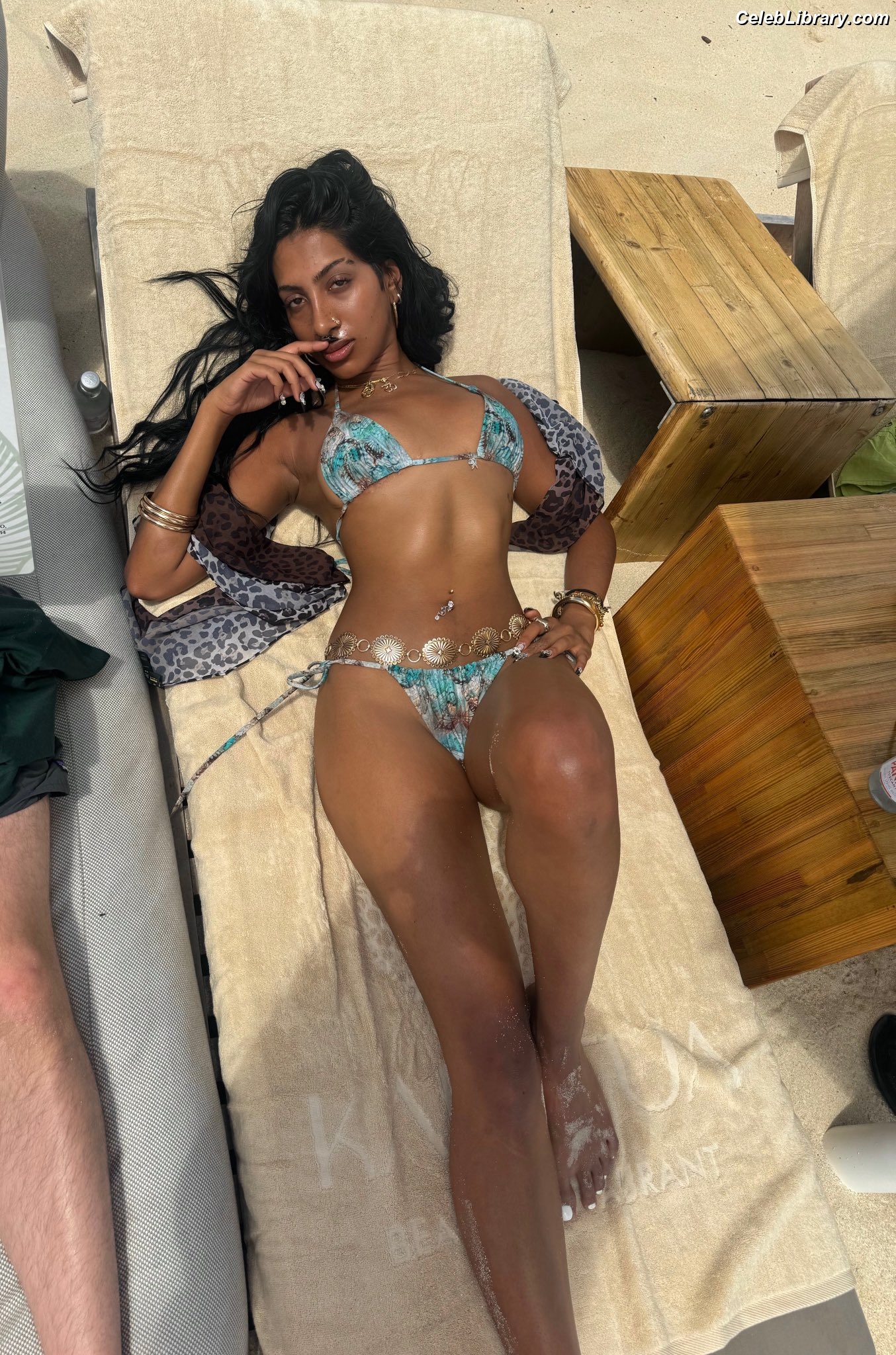 LARA RAJ lararajj (KATSEYE) photo 7 of 360