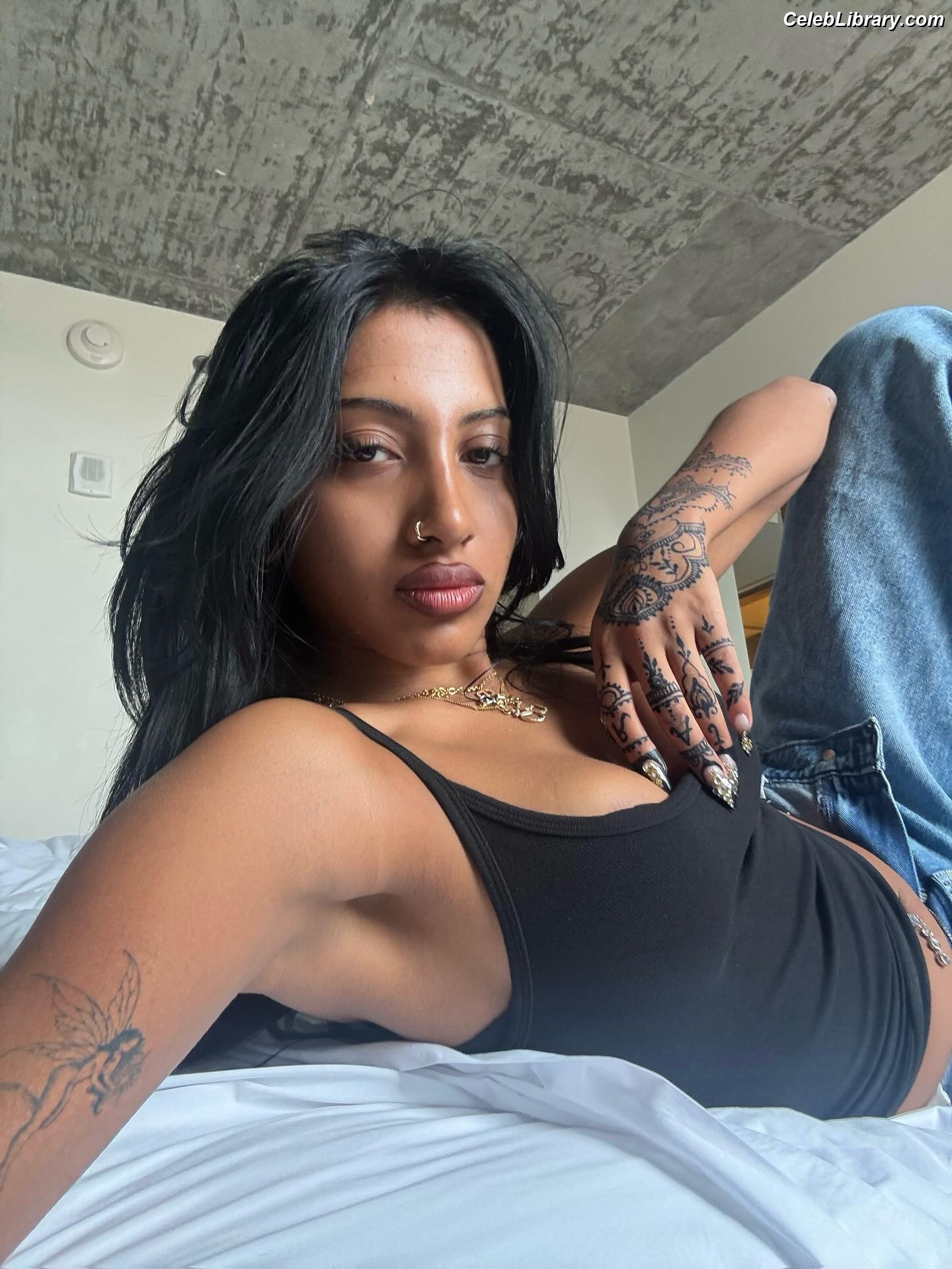 LARA RAJ lararajj (KATSEYE) photo 7 of 360
