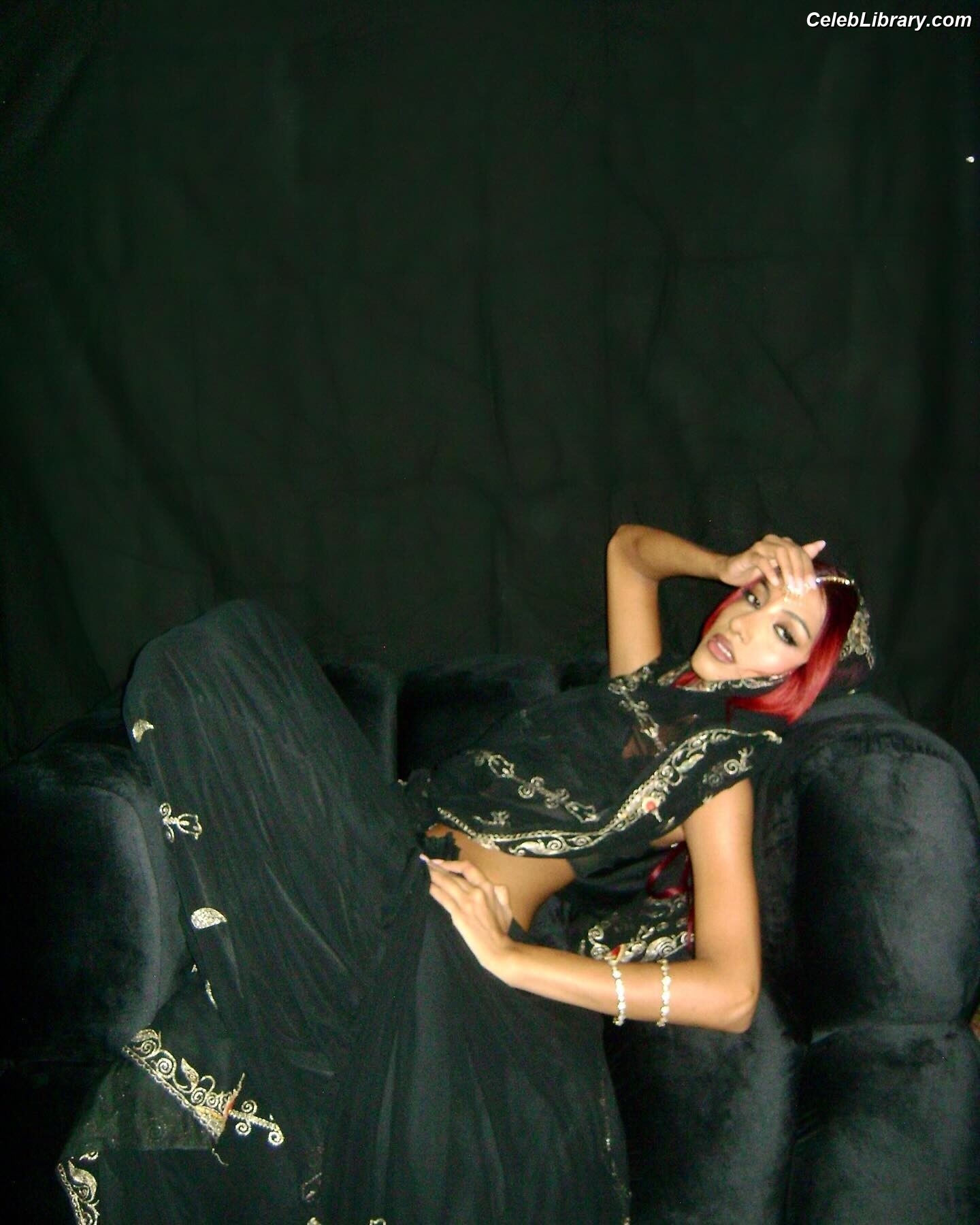 LARA RAJ lararajj (KATSEYE) photo 6 of 360