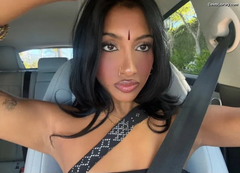LARA RAJ lararajj (KATSEYE) photo 14 of 360