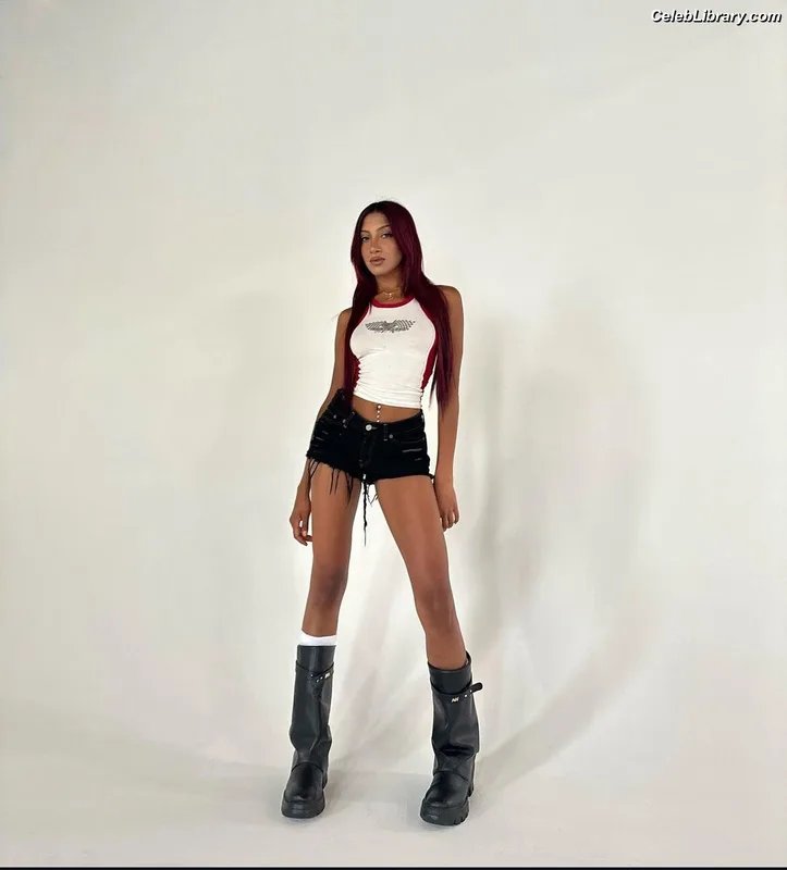 LARA RAJ lararajj (KATSEYE) photo 12 of 360