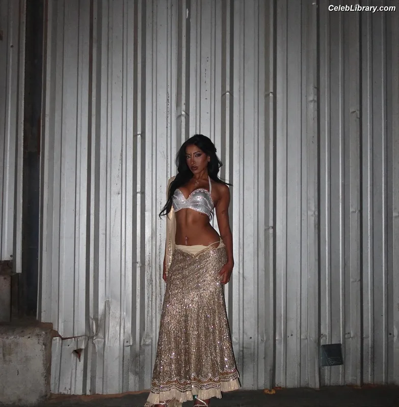LARA RAJ lararajj (KATSEYE) photo 3 of 360