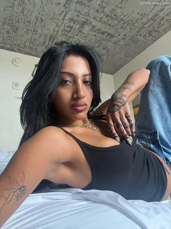 LARA RAJ lararajj (KATSEYE) photo 8 of 360
