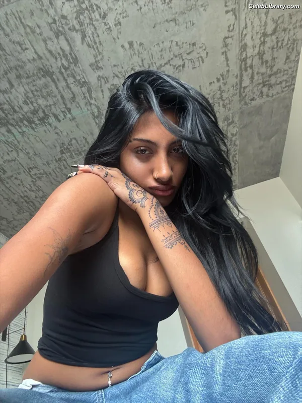 LARA RAJ lararajj (KATSEYE) photo 10 of 360