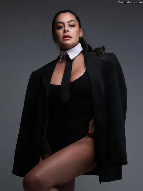 Larissa Riquelme photo 19 of 541