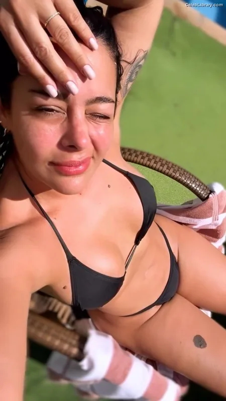 Larissa Riquelme photo 1 of 541