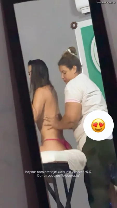 Larissa Riquelme photo 16 of 541