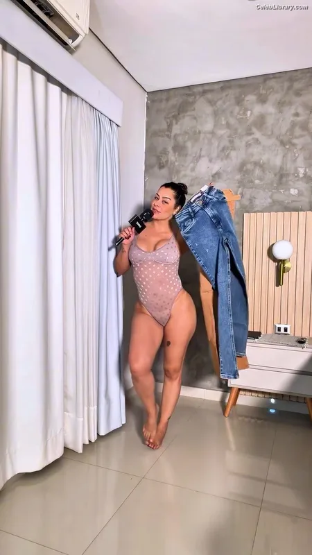 Larissa Riquelme photo 8 of 541