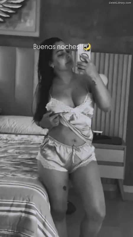 Larissa Riquelme photo 12 of 541