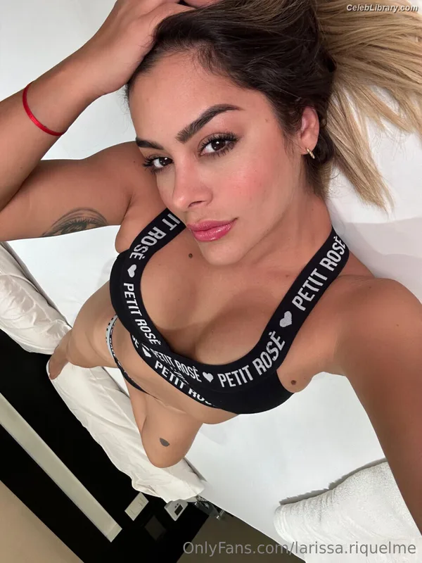 Larissa Riquelme photo 21 of 541