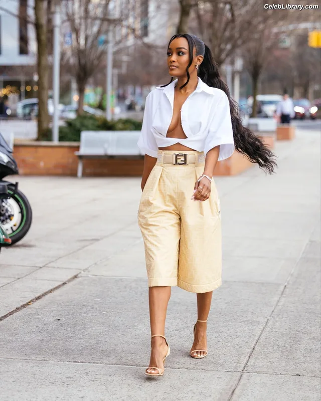 LaToya Tonodeo photo 19 of 24