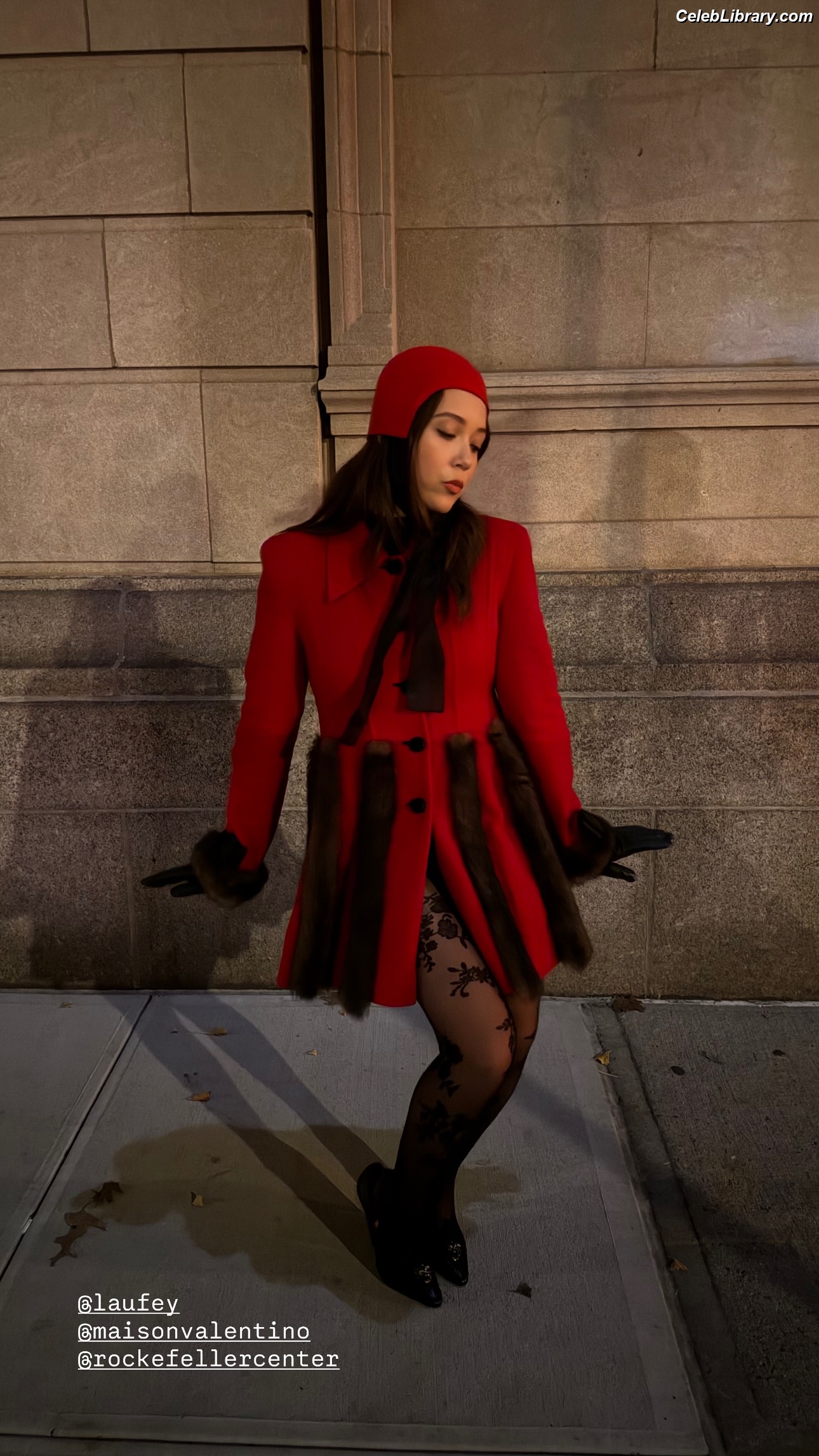 Laufey Lin photo 3 of 317