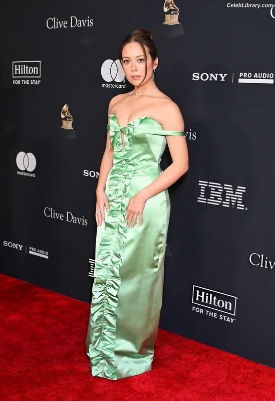 Laufey Lin photo 6 of 317