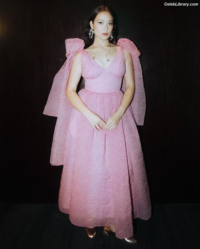Laufey Lin photo 11 of 317