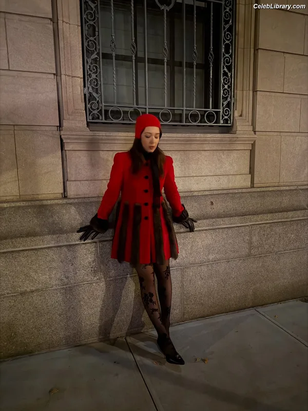 Laufey Lin photo 2 of 317