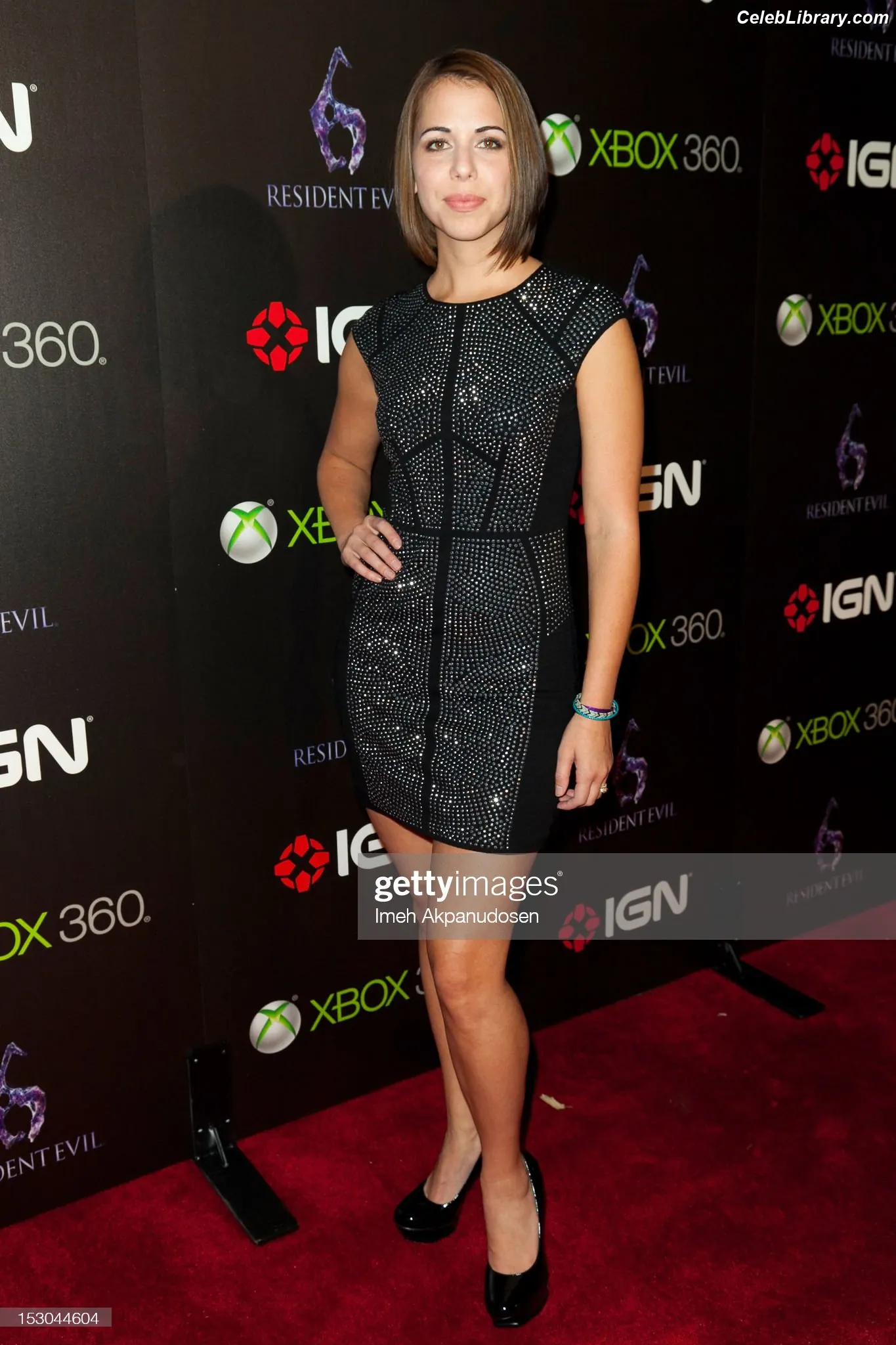 Laura Bailey photo 11 of 413