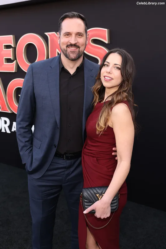 Laura Bailey photo 3 of 414