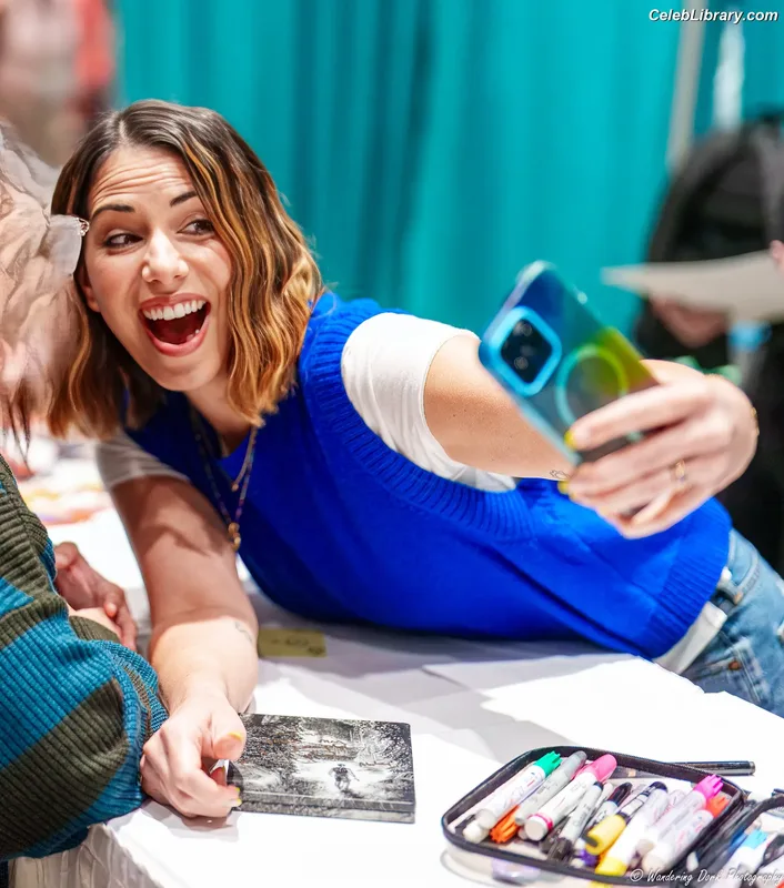 Laura Bailey photo 20 of 414
