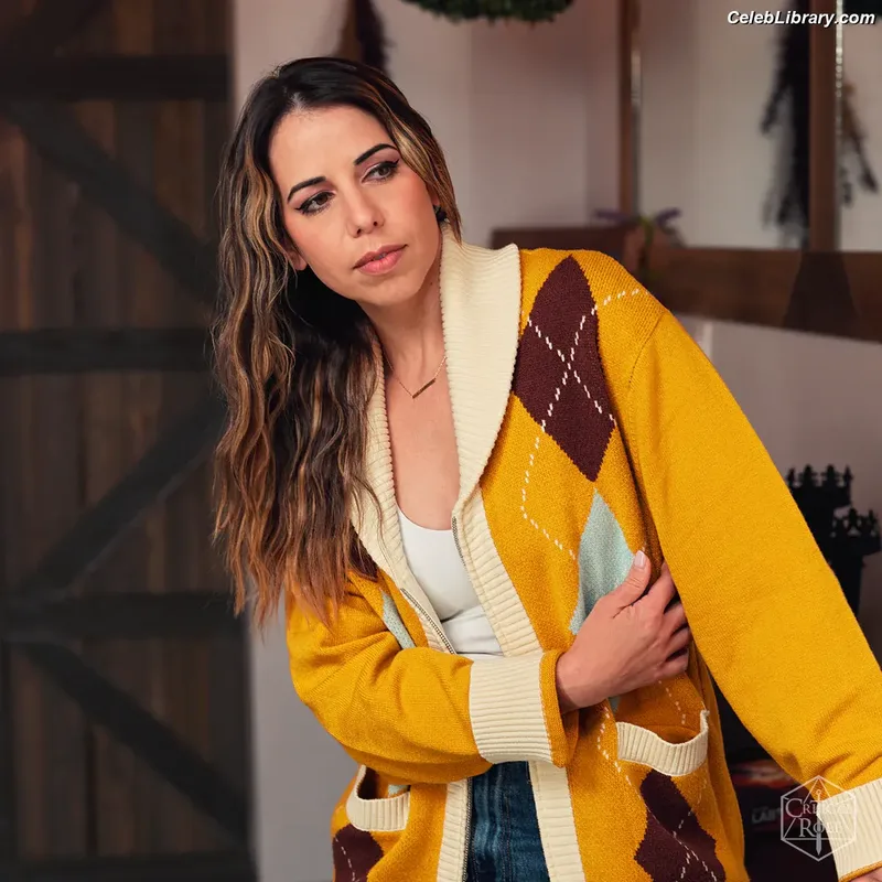 Laura Bailey photo 8 of 414