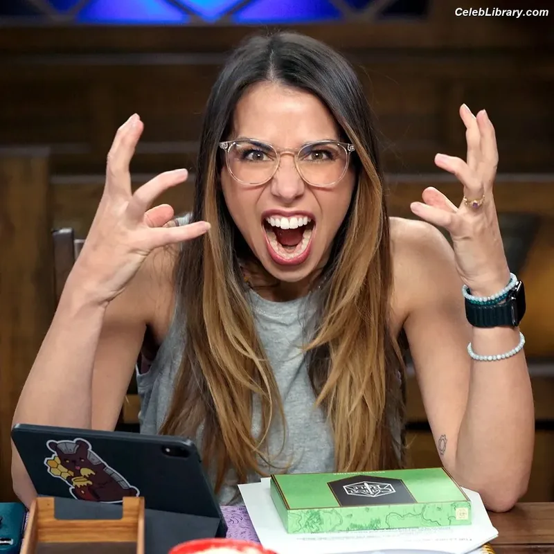 Laura Bailey photo 22 of 414