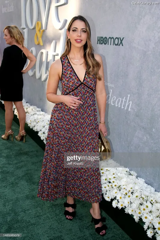 Laura Bailey photo 14 of 414