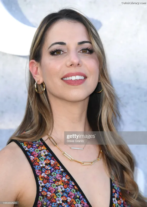 Laura Bailey photo 24 of 414