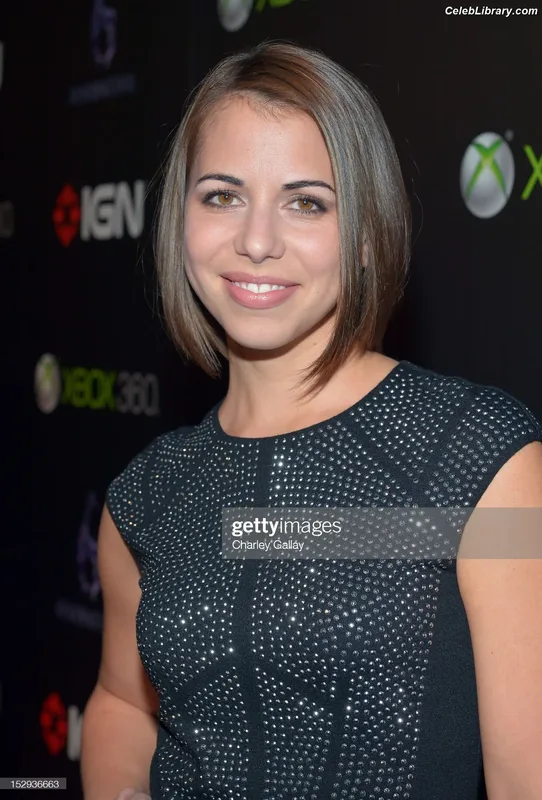 Laura Bailey photo 5 of 414