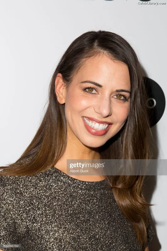 Laura Bailey photo 15 of 414