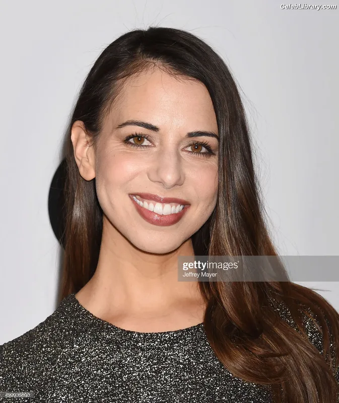 Laura Bailey photo 21 of 414